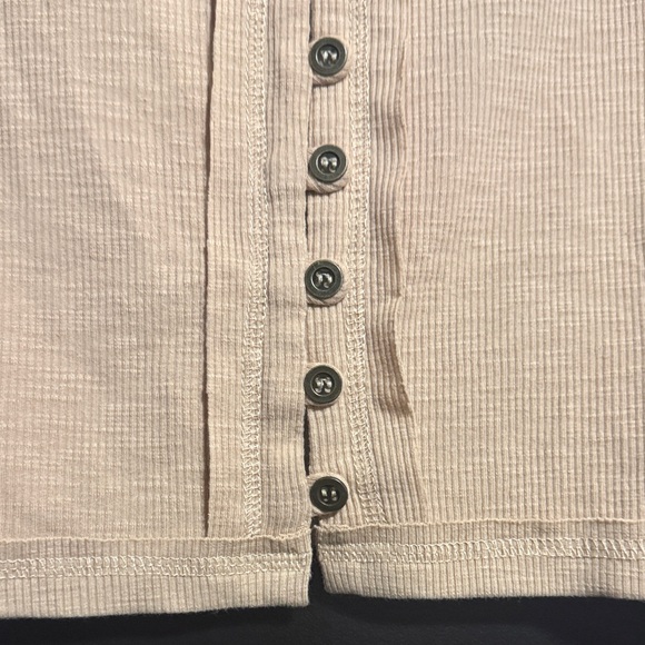 New Look Beige Ribbed Button-Front Crop Top - Picture 2 of 5